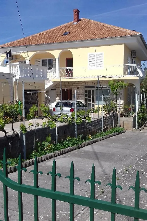 Apartment Kukljica 8277B