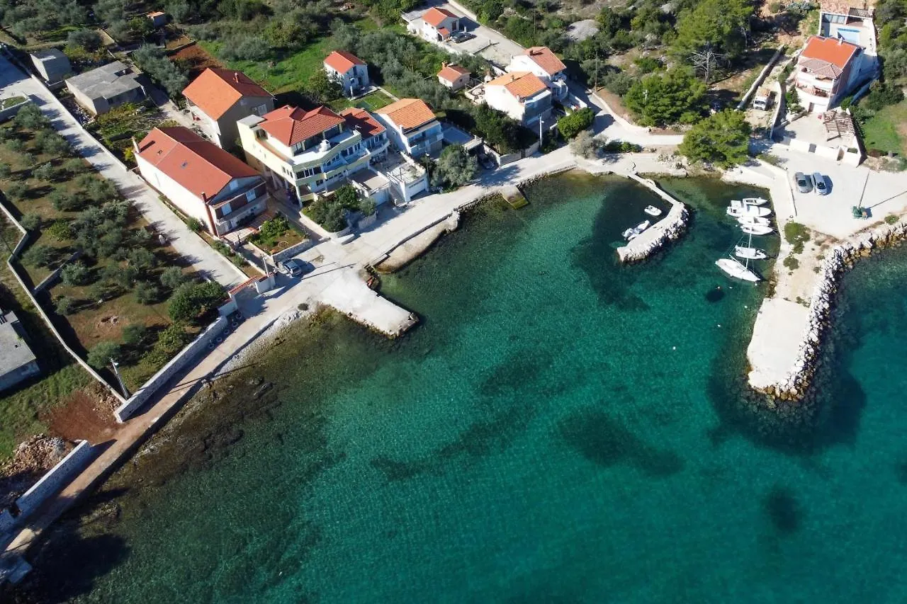 Apartment Kukljica 8277B Kroatië